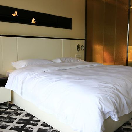 D•Mark Hotel 구이양 시 외부 사진